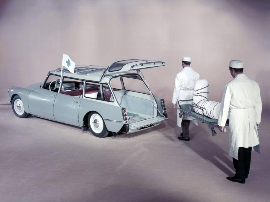  Citroen ID 19 Ambulance 1960 года  (фото 2 из 2)